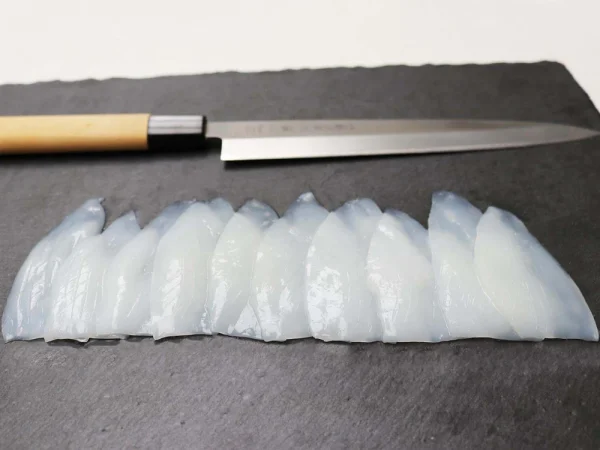 sliced squid sashimi